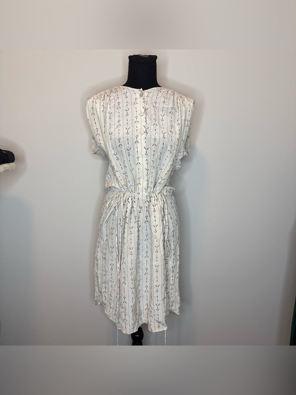 Amour Vert Ivory Patterned Button-Front Midi Dress